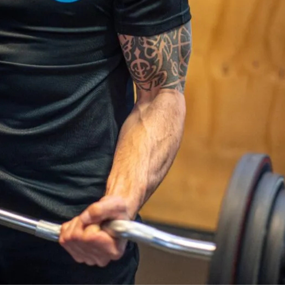 Ergonomische halterstang met gewicht voor biceps en triceps oefeningen model